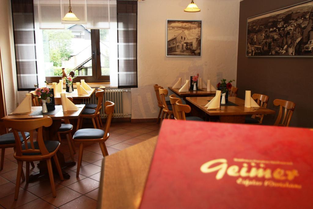 Gasthaus Pension Geimer Plütscheid Buitenkant foto